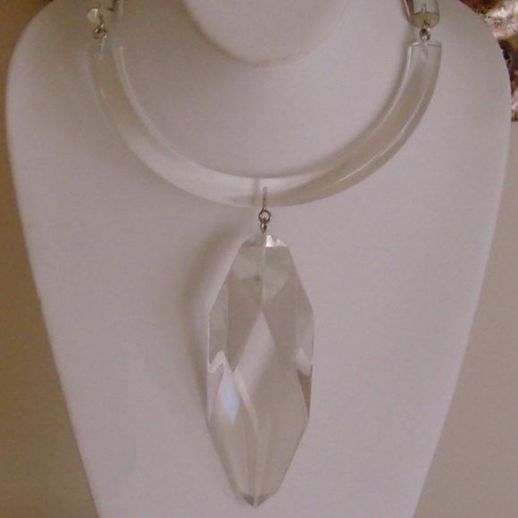 Judith Hendler Clear Lucite Collar Necklace - Picture 9 of 16